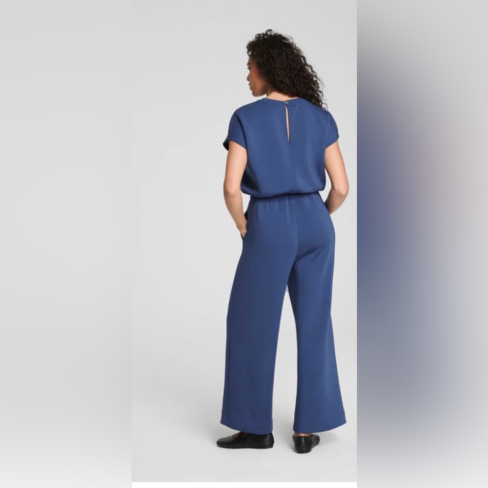 NWT SPANX AirEssentials Cap Sleeve Cinched Jumpsuit Faded Indigo XSP - Picture 3 of 8